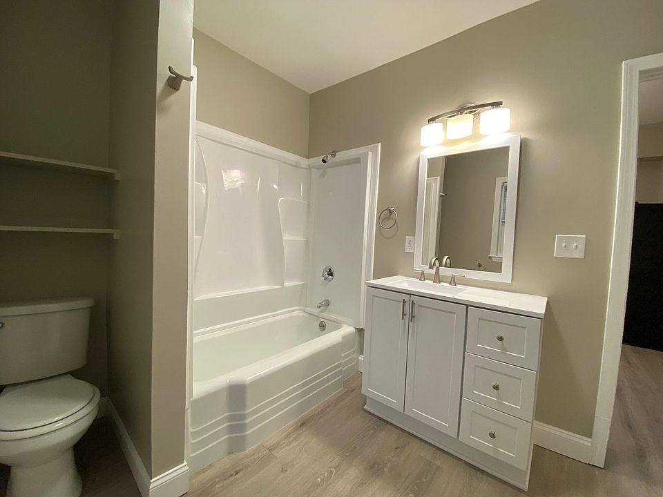 Full bathroom