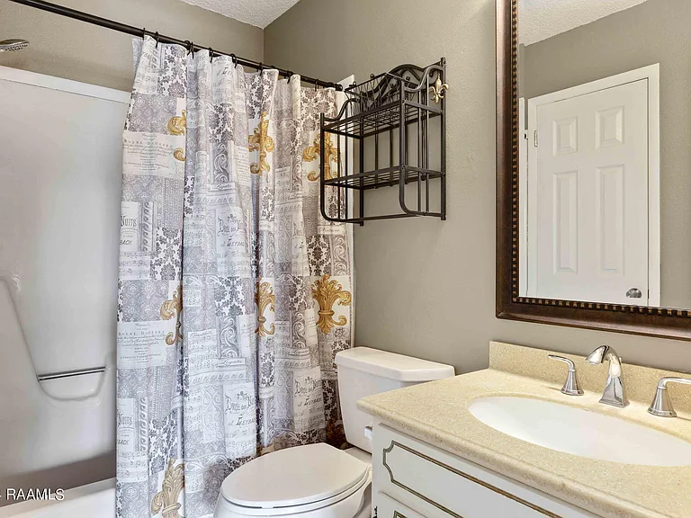 303 Plaza Village Dr — Photo 16
