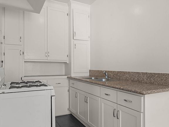 4th image of 233 S Kenmore Ave #108