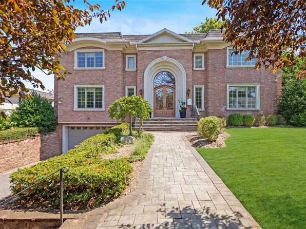 45 Longfellow Road, Great Neck, NY 11023