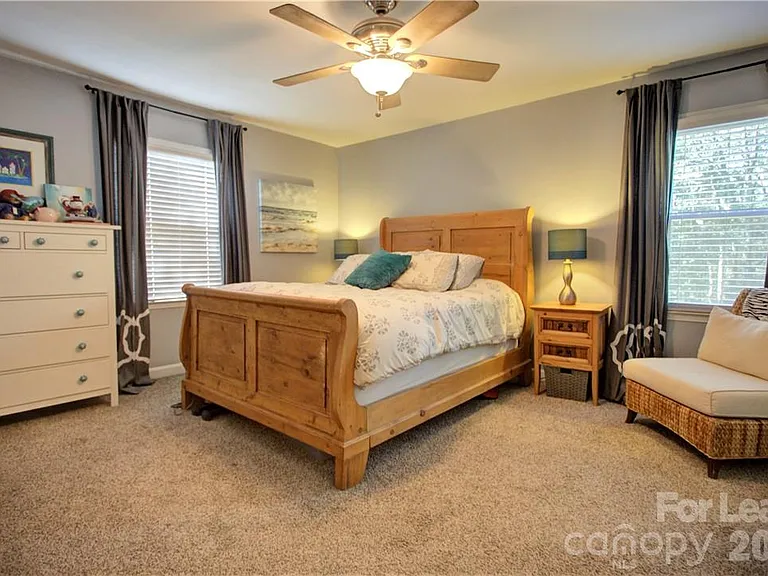3806 Bridgewood Ln — Photo 17