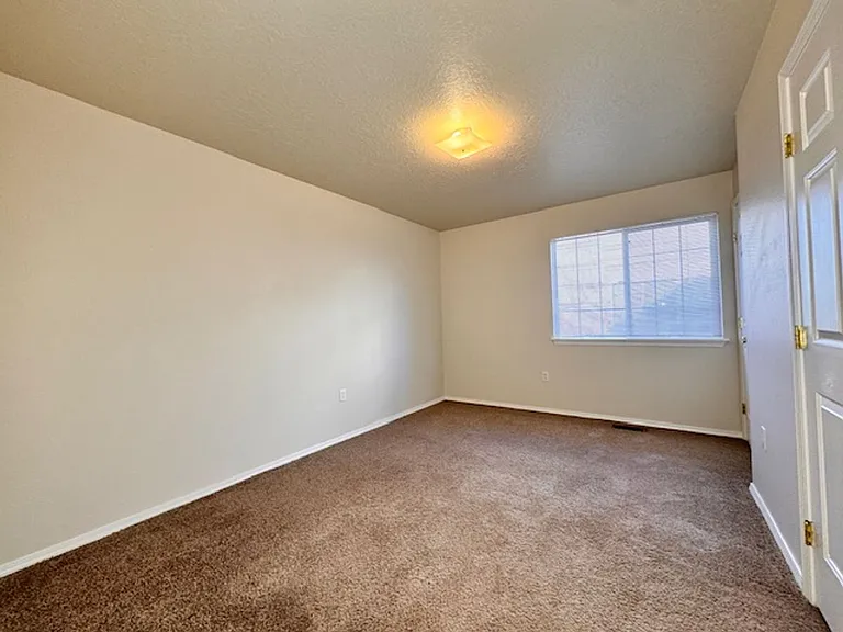 213 N Avenger Ln #102 — Photo 7