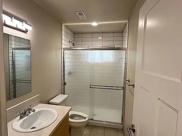 578 N Brown St — Photo 10