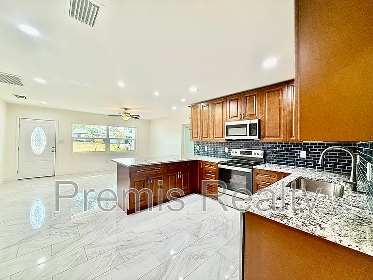 2014 Pinehurst Dr — Photo 6