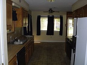 3rd image of 2501 Sumter Dr