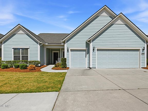 2nd image of 627 Lyrebird Avenue