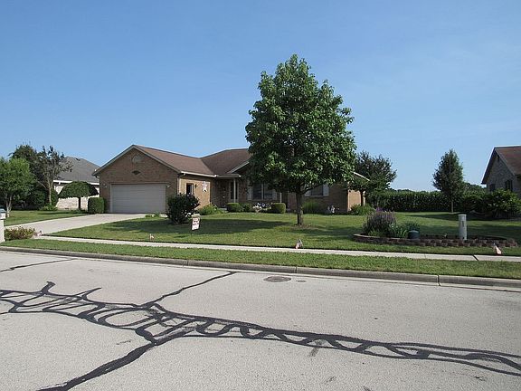 2nd image of 605 Magnolia Dr