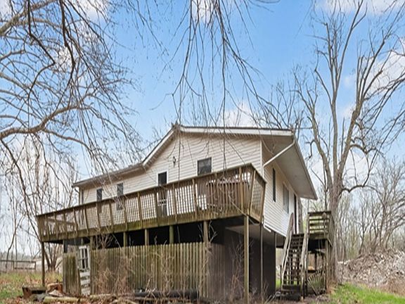2nd image of 5801 Oakcrest Rd