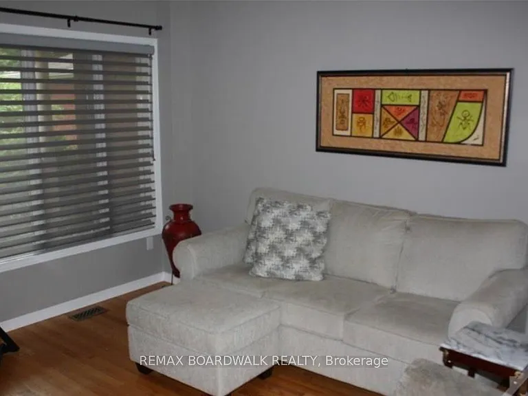 509 Lawler Cres — Photo 8