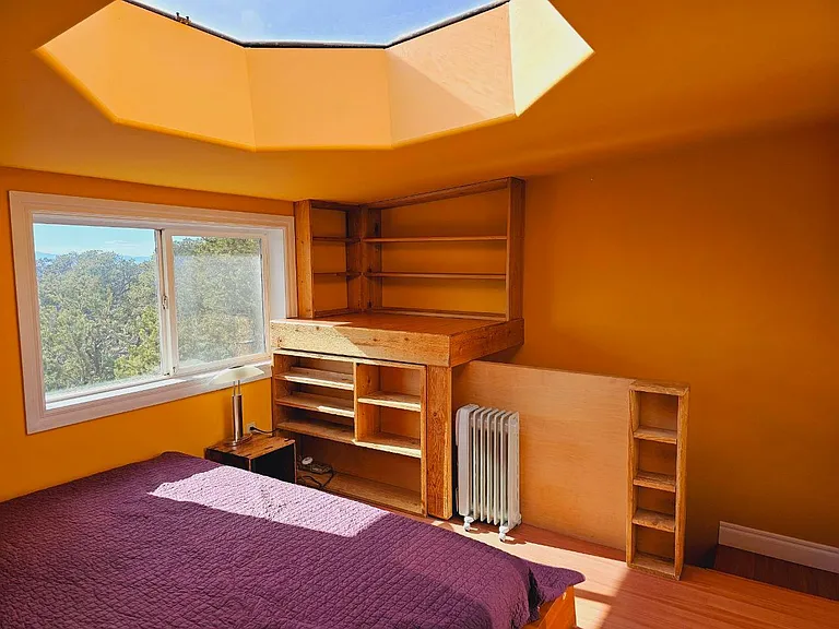 Cabin - upstairs bedroom