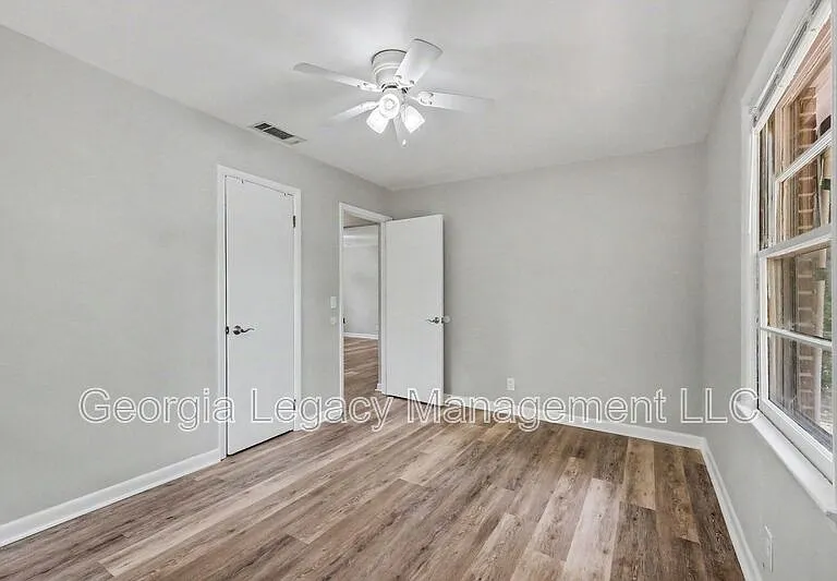 468 Taylor St — Photo 15