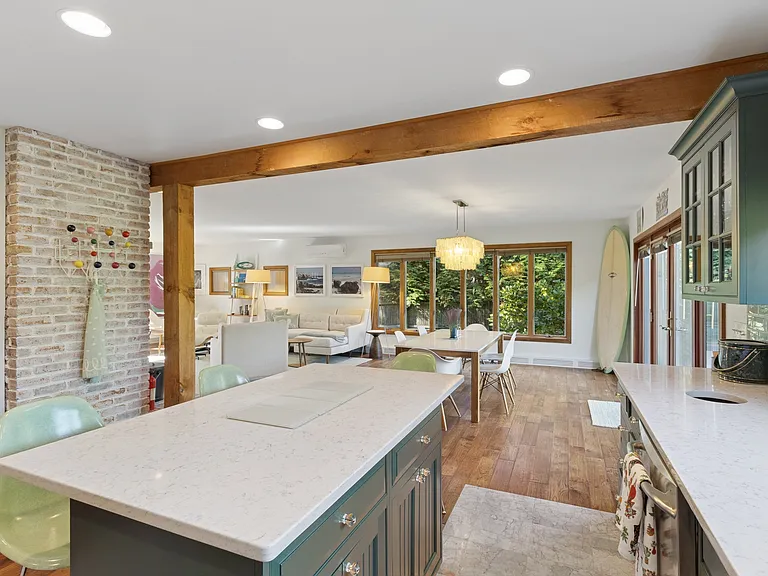 70 Dayton Ln — Photo 16