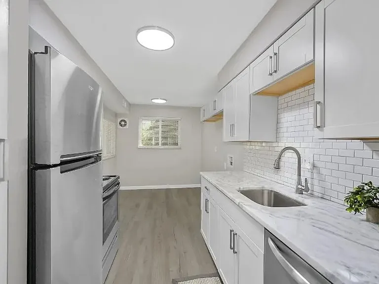 Finneytown Apartments & Townhomes — Photo 3