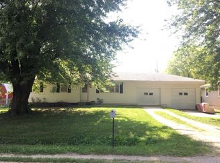 106 Spruce St, Wathena, KS 66090