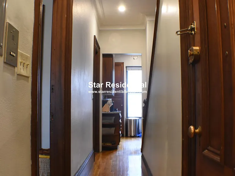31 Fairfield St #201 — Photo 7
