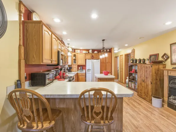 745 St Route 3&12, Hinton, WV 25951