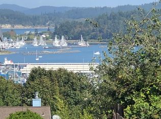 415 39th St, Anacortes, WA 98221