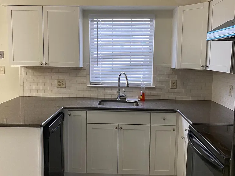 9 Revere Pl — Photo 2