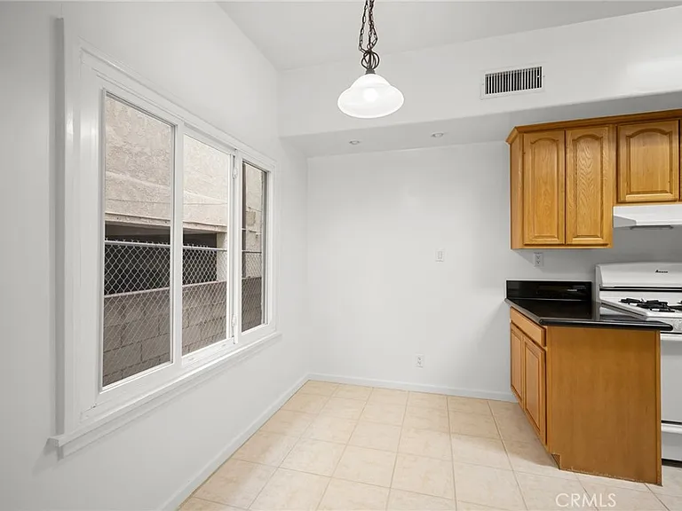 216-218 E Windsor Rd #1 — Photo 7