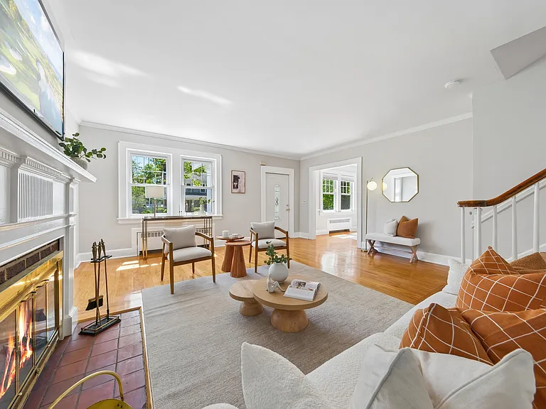 26 Lafayette Ave — Photo 2