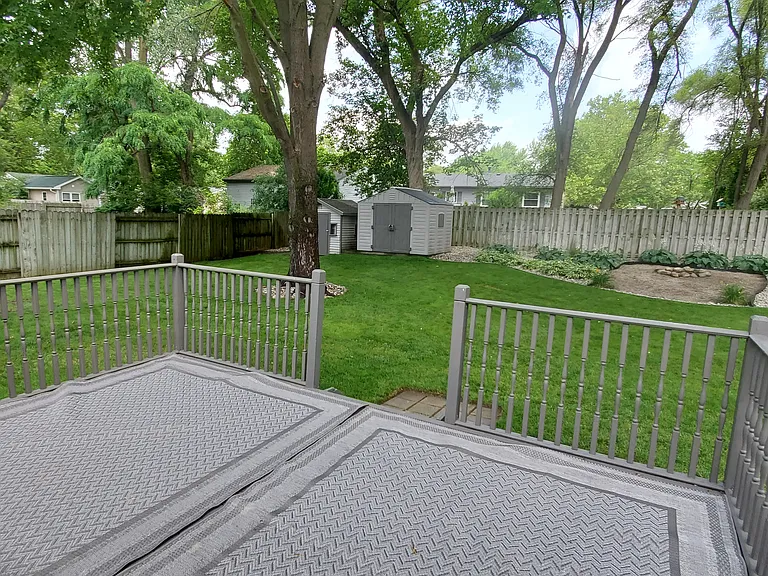 Large Fenced Yard