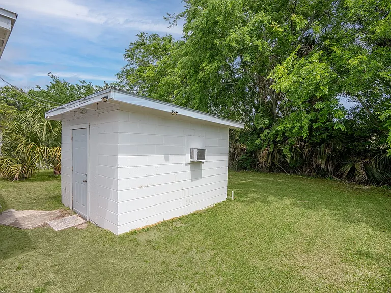 20 Rollins Ave — Photo 22