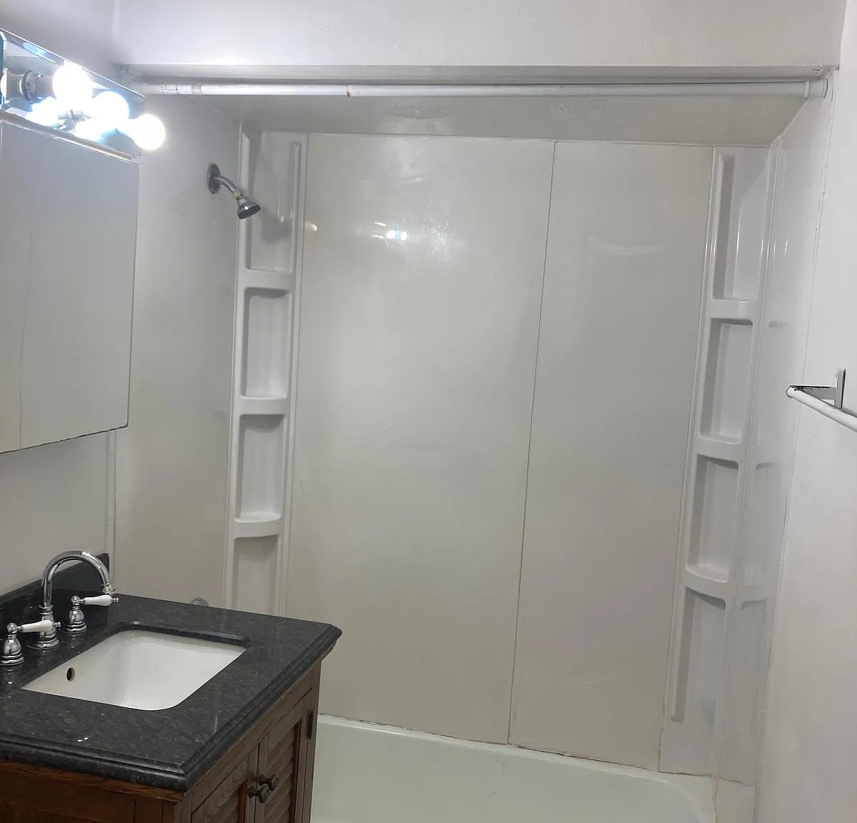 1 bed, 725 sqft, $1,275 — Photo 2
