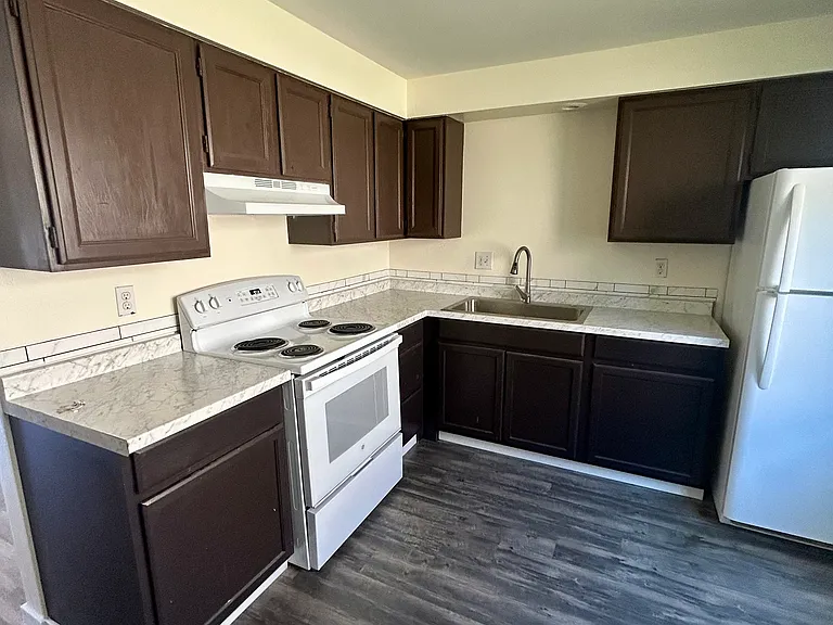 6109 N Colton St #7 — Photo 6