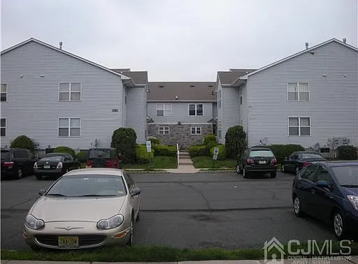 316 Ventnor Ct — Photo 10