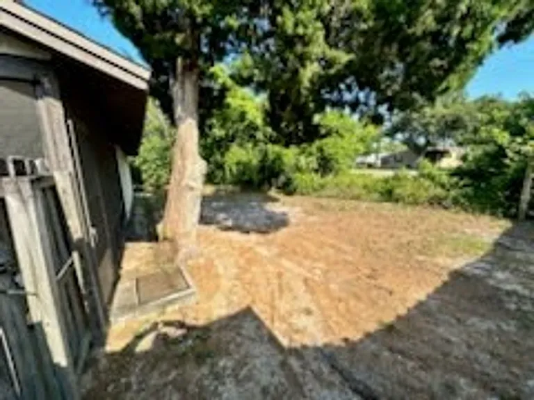 1154 Ashland Ct — Photo 4