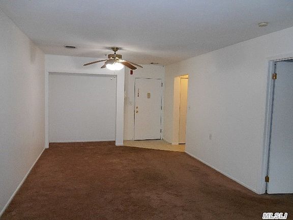 3rd image of 54 School St