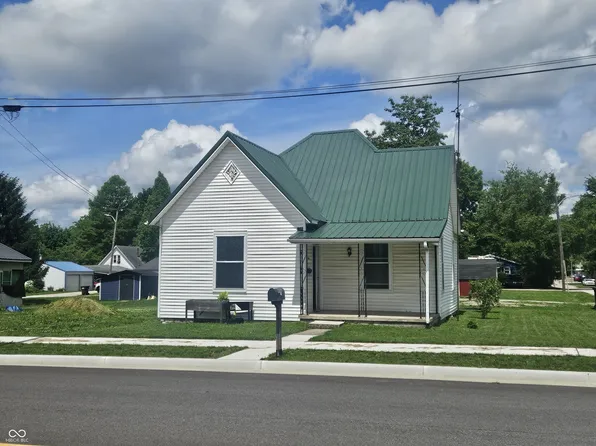 104 W Poplar St, North Vernon, IN 47265