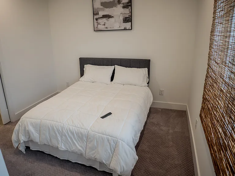 241 Maynard Ter SE — Photo 3