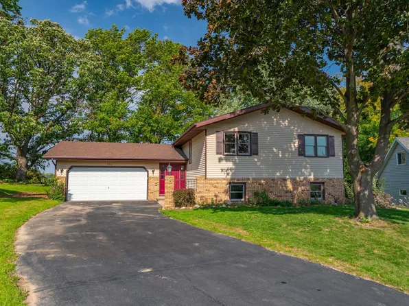 390 Columbus Ct, Sun Prairie, WI 53590
