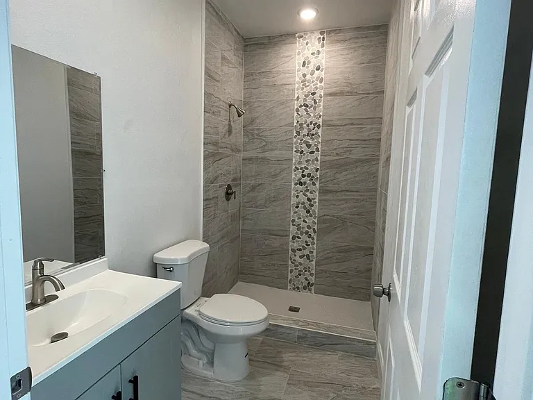 1240 Columbus Blvd #A — Photo 20