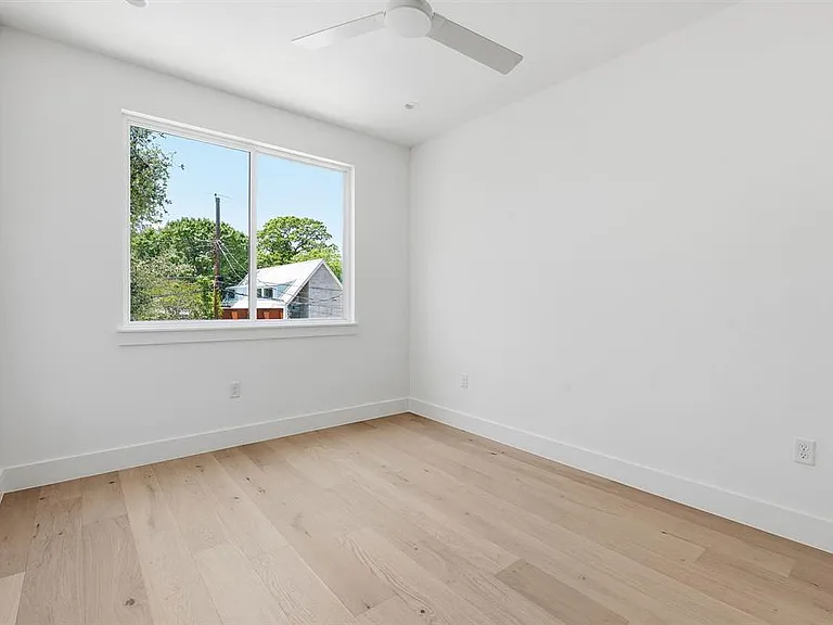 502 Normandy St #2 — Photo 17