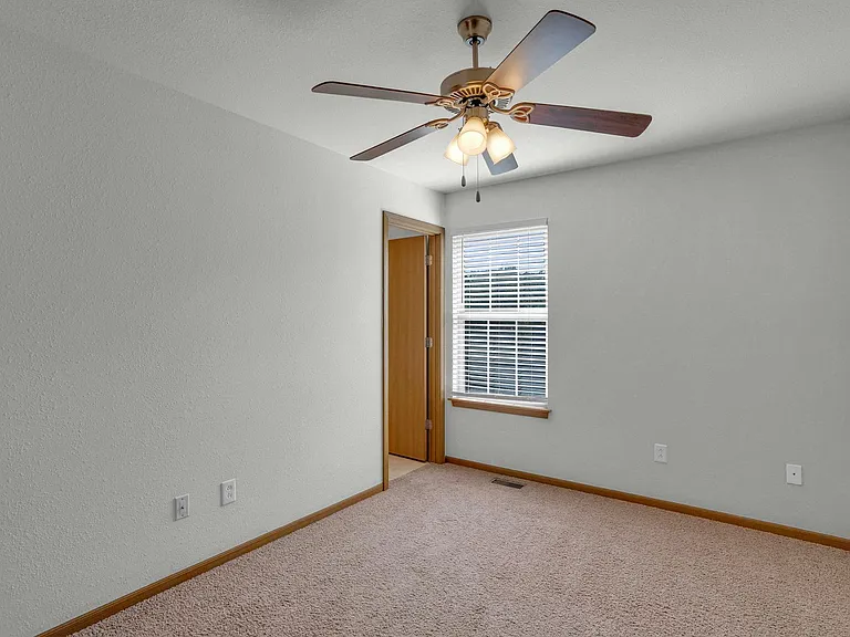 601-603 Glenstone Dr. — Photo 40