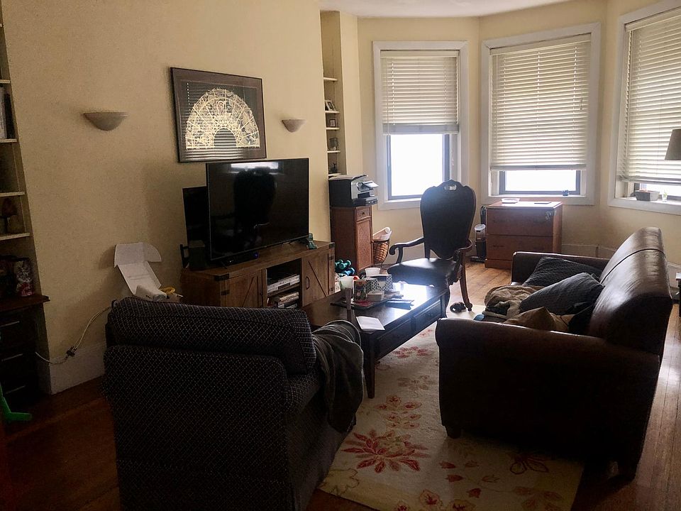2nd image of 1726 Beacon St #2