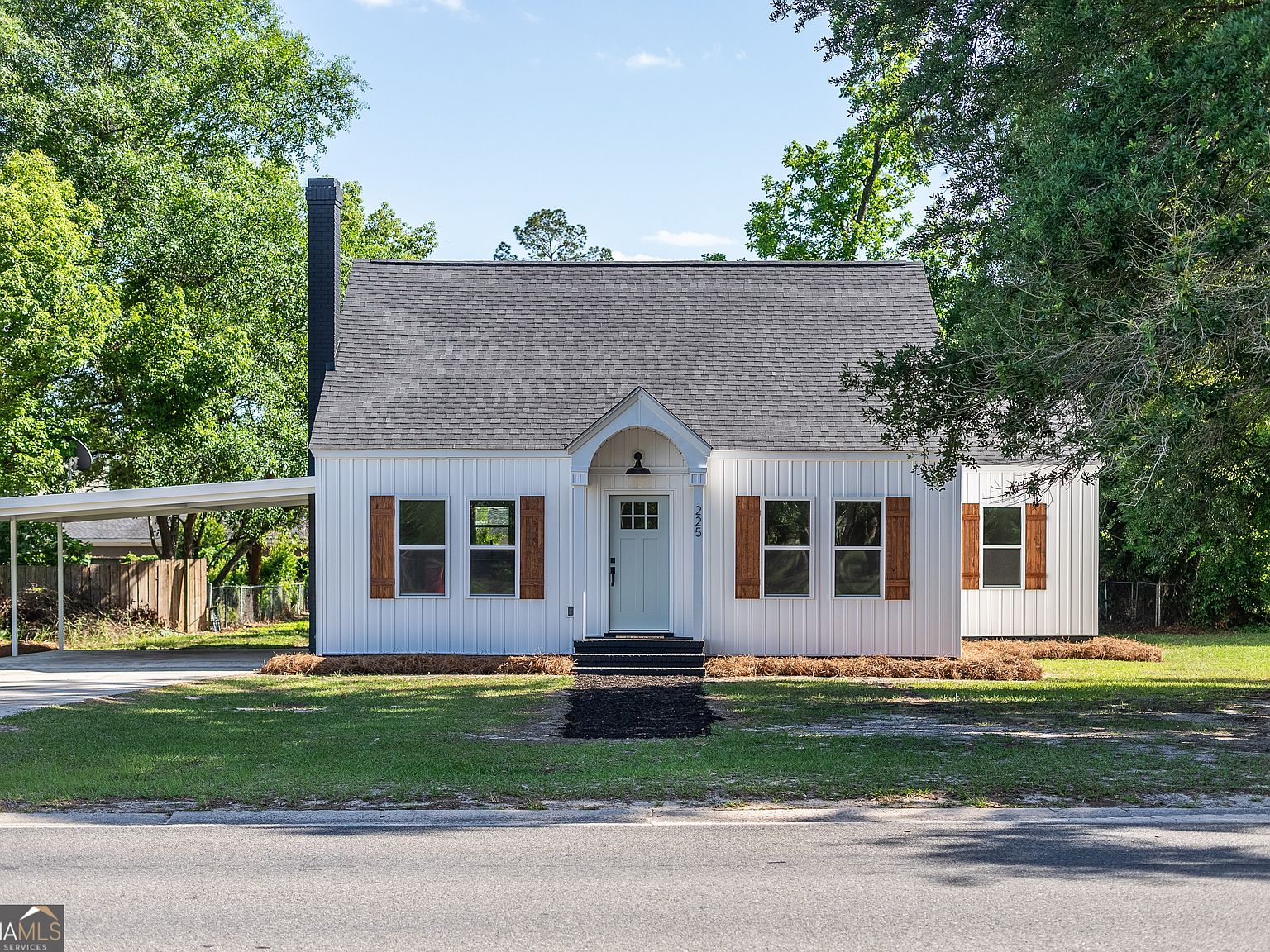 225 Strickland Ave, Blackshear, GA 31516 | Zillow