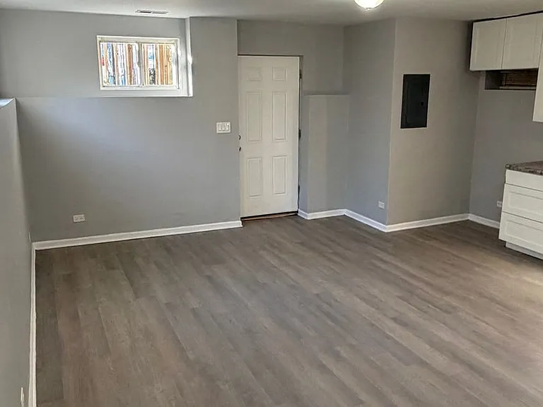 7808 S Greenwood Ave #1 — Photo 3