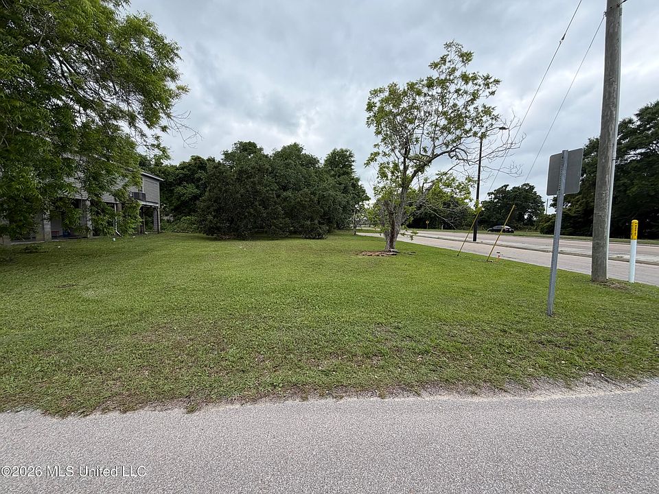 1st image of 341 Collier St
