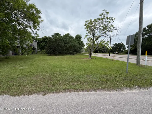 341 Collier St, Biloxi, MS 39530