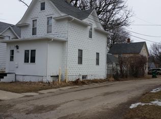 706 8th St NE, Austin, MN 55912