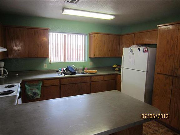 2nd image of 1118 E Washington Ln