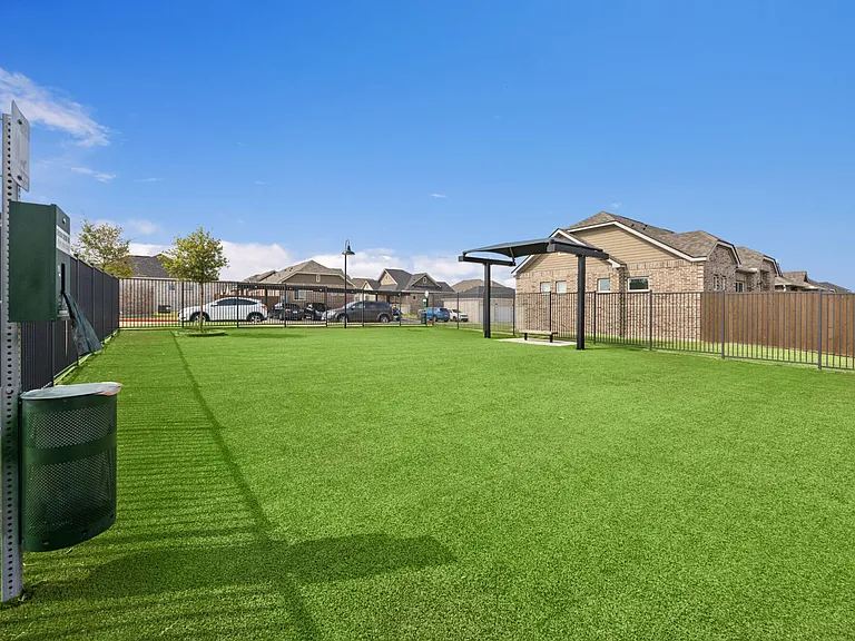 VLux Stoneridge — Photo 104