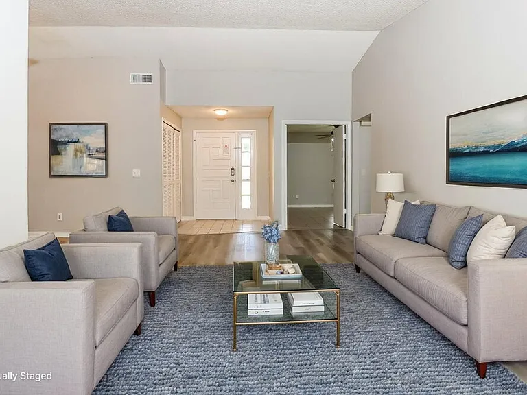 147 Viscaya Ave — Photo 6