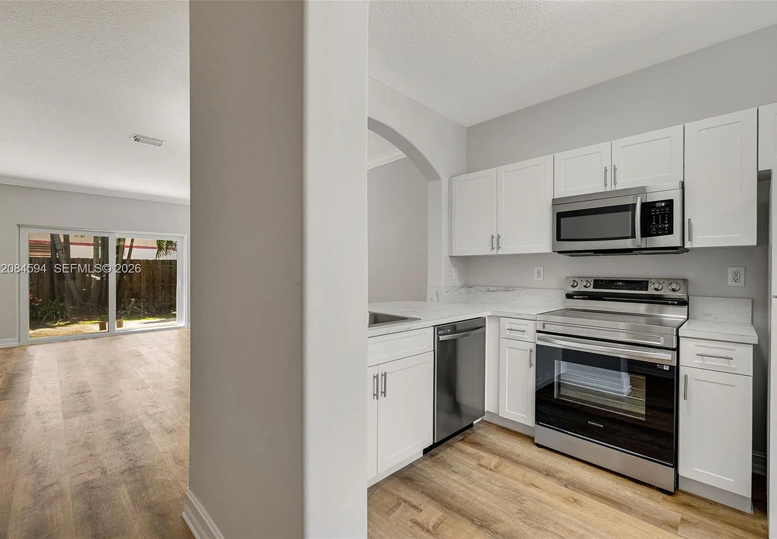 Hampton Place Condo — Photo 4