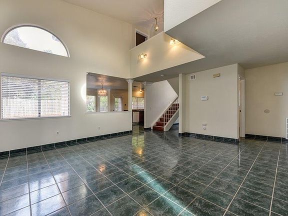 5th image of 5115 Camino Royale Dr