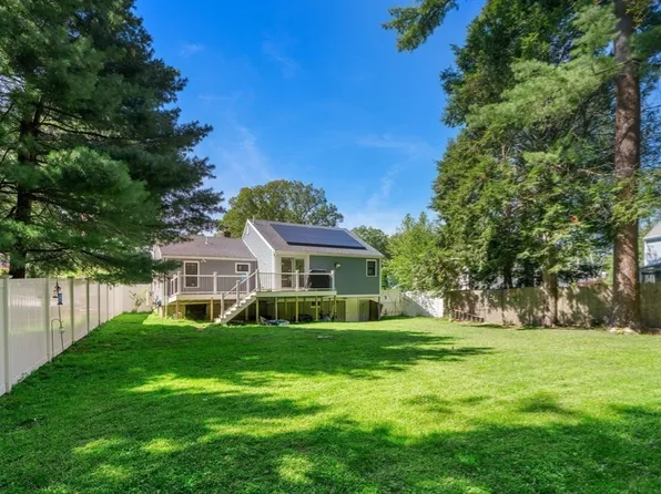 14 Jamieson St, Abington, MA 02351