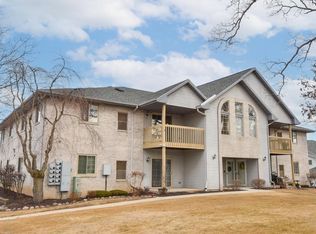 9364 W Loomis Rd UNIT 6, Franklin, WI 53132